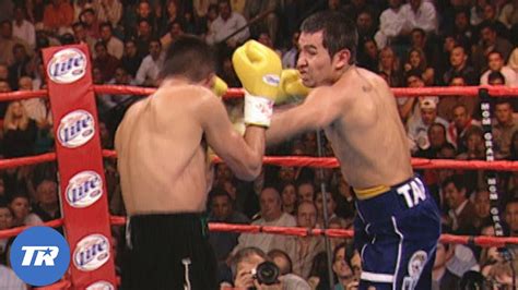 Erik Morales vs. Marco Antonio Barrera 3 .